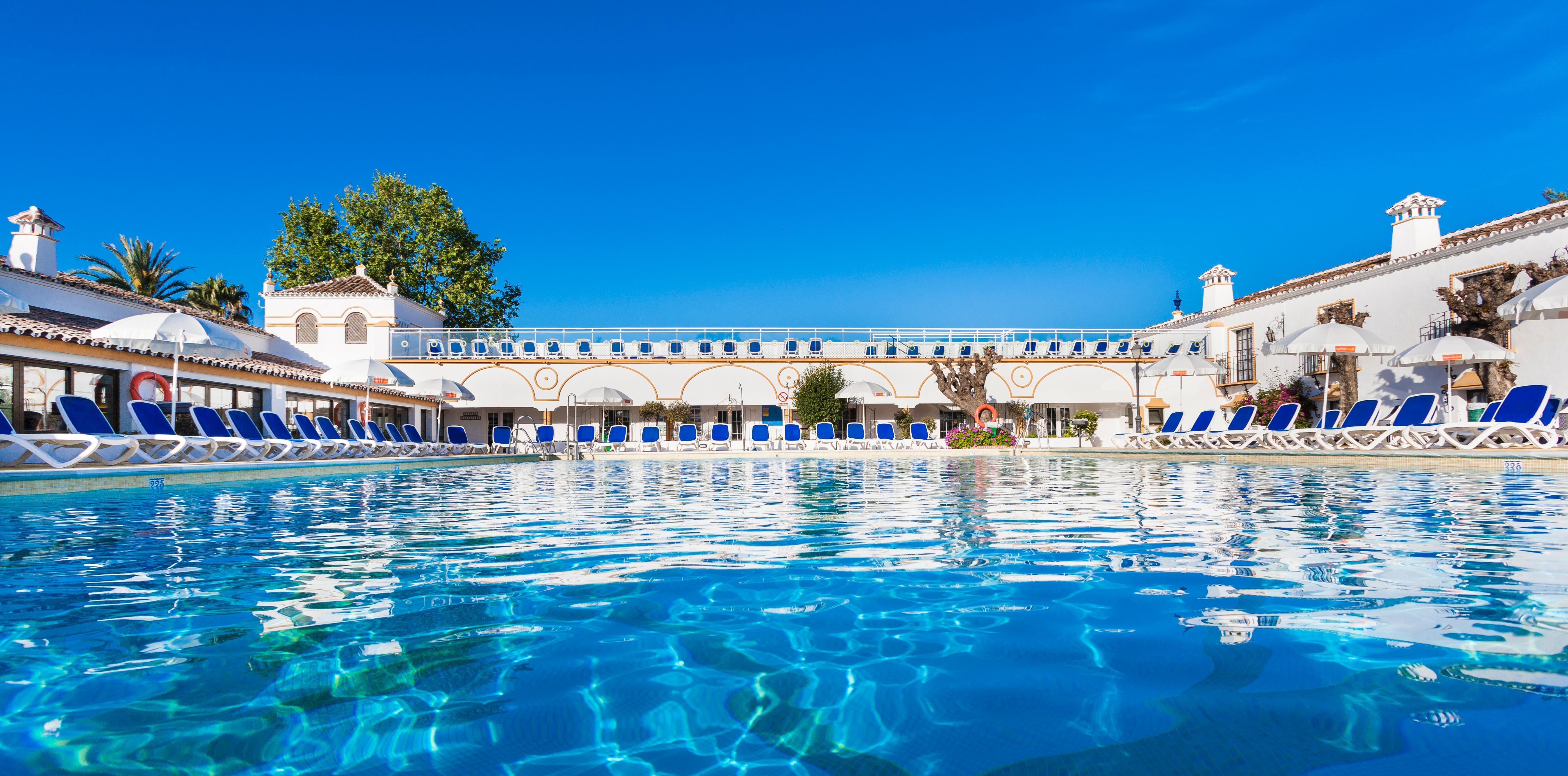 Отель Globales Cortijo Blanco Марбелья Экстерьер фото