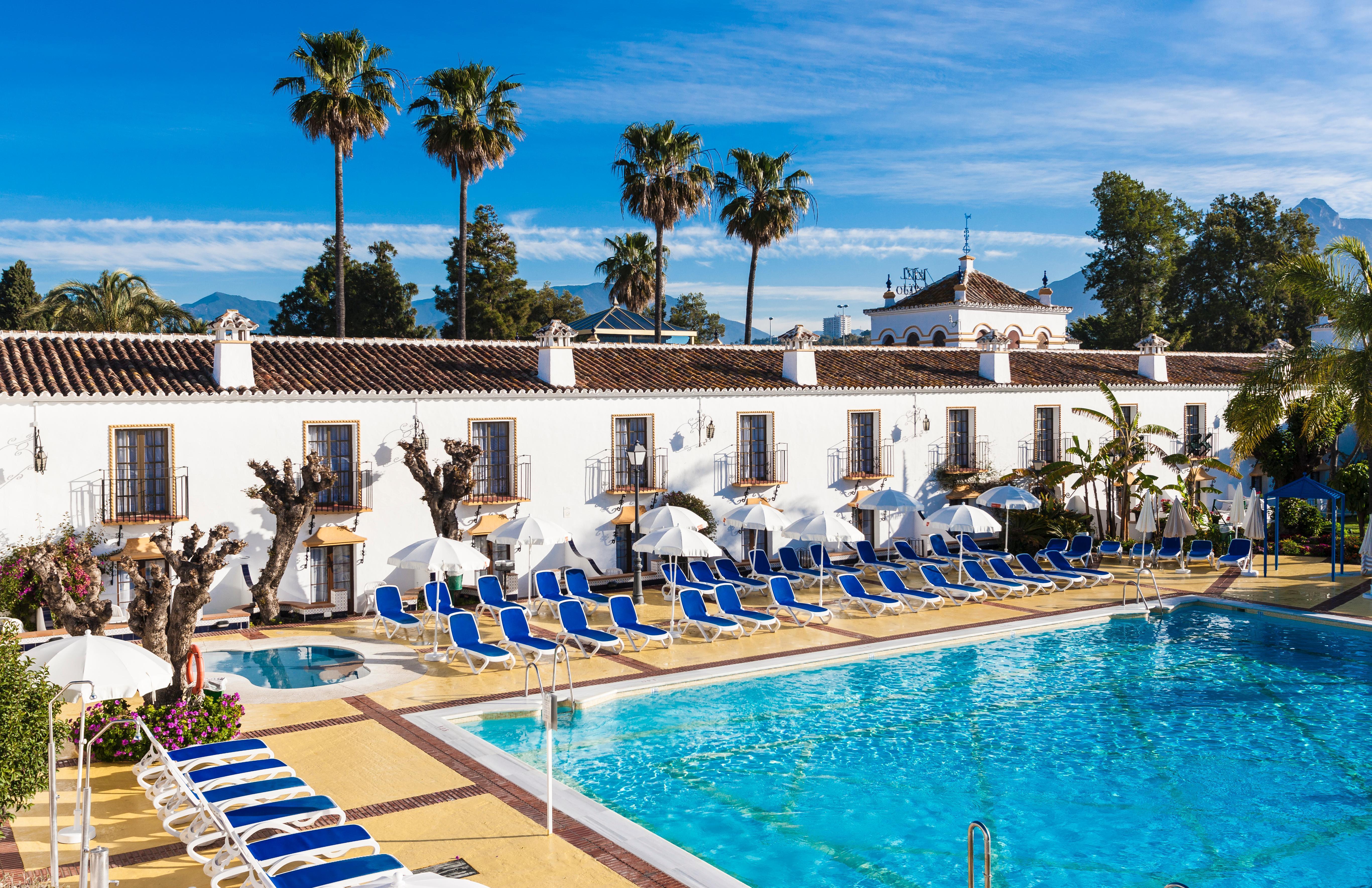 Отель Globales Cortijo Blanco Марбелья Экстерьер фото