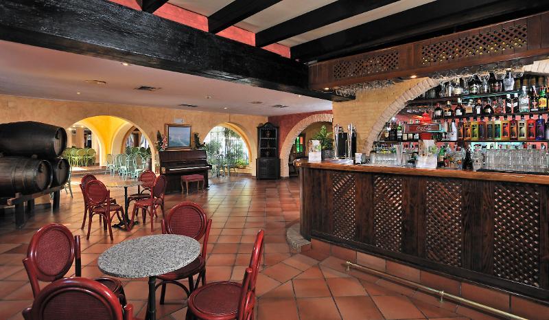 Отель Globales Cortijo Blanco Марбелья Экстерьер фото